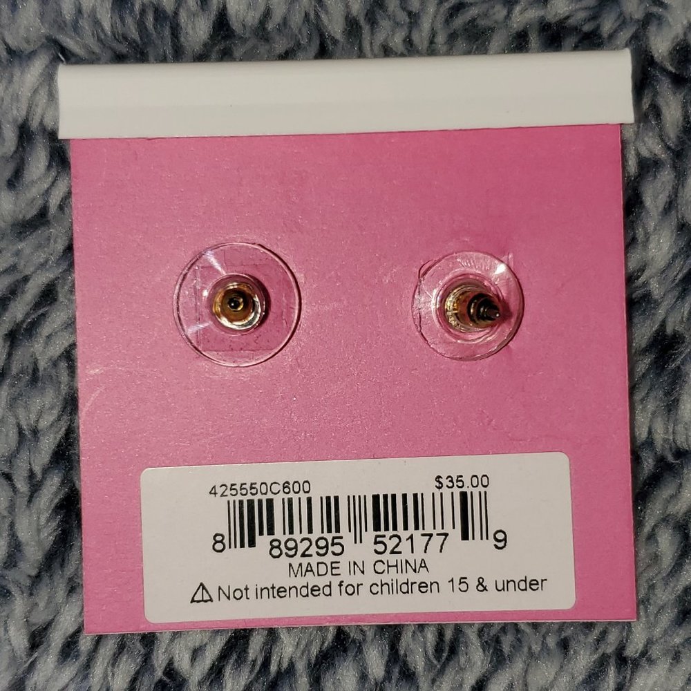 Betsey Johnson White Cat Flower Cluster Stud Earrings Gold Tone (NWT) - Picture 5 of 7